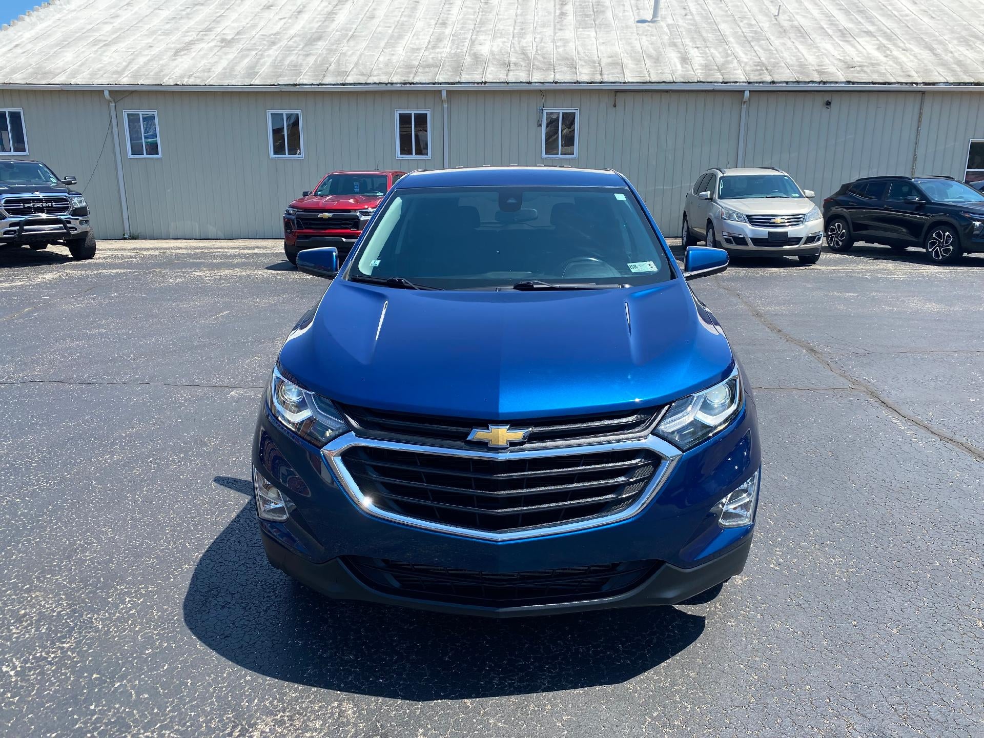 Used 2021 Chevrolet Equinox LT with VIN 2GNAXUEV3M6137367 for sale in Sistersville, WV